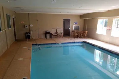 Photo 2 - La Quinta by Wyndham Atlanta Union City
