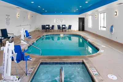 Photo 5 - Holiday Inn Express Hutchison by IHG