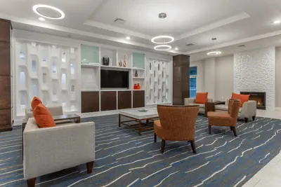 Photo 5 - Holiday Inn & Suites - Jefferson City by IHG