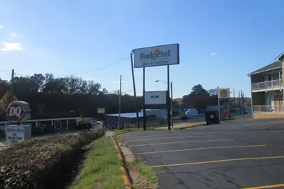 Photo 3 - Budgetel Inn & Suites