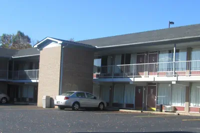 Photo 2 - Budgetel Inn & Suites