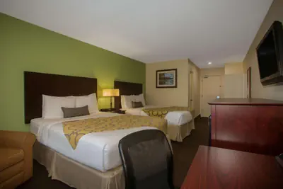 Photo 4 - Baymont by Wyndham Jefferson City