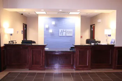 Photo 3 - Holiday Inn Express Pratt by IHG
