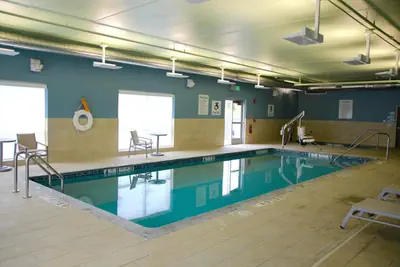 Photo 4 - Holiday Inn Express & Suites Oswego by IHG