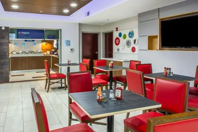 Photo 2 - Holiday Inn Express & Suites - Olathe South by IHG
