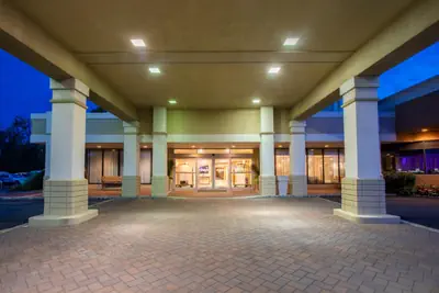 Photo 5 - Holiday Inn & Suites Parsippany Fairfield by IHG