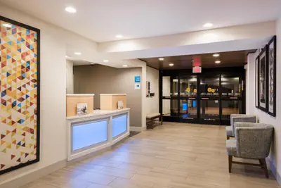 Photo 2 - Holiday Inn Express Warrenton by IHG