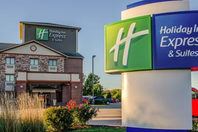 Photo 4 - Holiday Inn Express & Suites - Olathe South by IHG