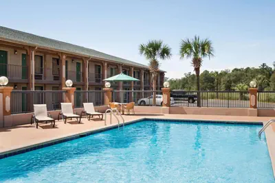 Photo 3 - Days Inn by Wyndham Hardeeville/ I-95 State Line