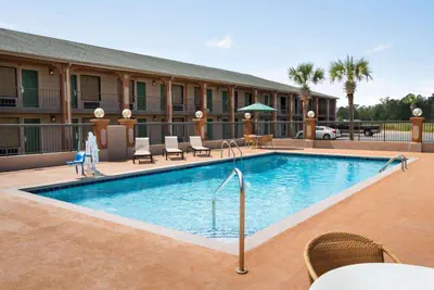 Photo 4 - Days Inn by Wyndham Hardeeville/ I-95 State Line