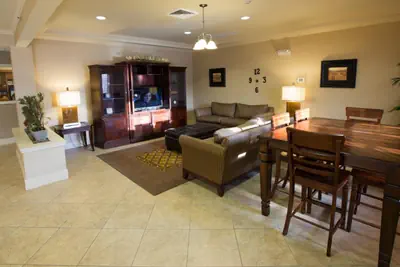 Photo 4 - Candlewood Suites Springfield by IHG