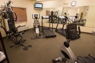 Photo 5 - Candlewood Suites Springfield by IHG