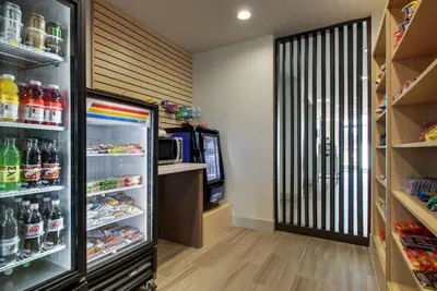 Photo 2 - Holiday Inn Express & Suites - Mount Vernon by IHG