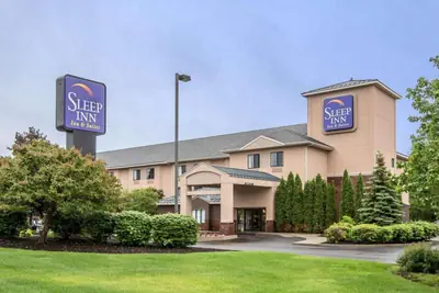 Photo 2 - Sleep Inn & Suites Queensbury - Lake George