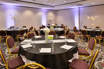 Photo 4 - Holiday Inn Kansas City Airport by IHG