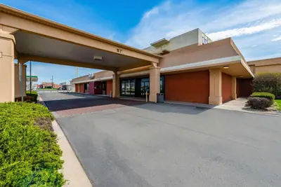 Photo 2 - Quality Inn Bradley- Bourbonnais