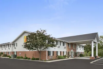 Photo 2 - Super 8 by Wyndham Washington