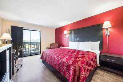 Photo 3 - Econo Lodge Waynesville