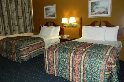 Photo 5 - Fairfax Motel