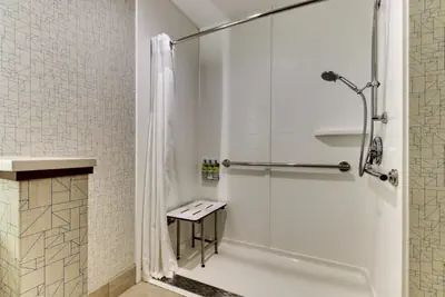Photo 5 - Holiday Inn Express & Suites Ithaca by IHG
