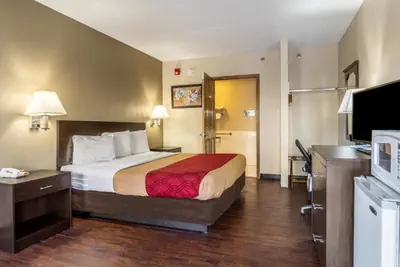 Photo 4 - Econo Lodge - Conyers