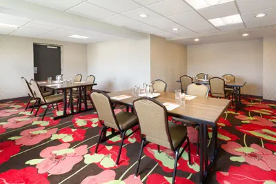Photo 4 - Hotel Indigo Cleveland Beachwood by IHG