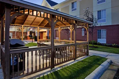Photo 2 - Candlewood Suites Kansas City by IHG