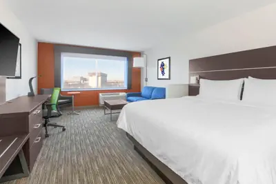 Photo 4 - Holiday Inn Express & Suites Chicago O'Hare Airport by IHG