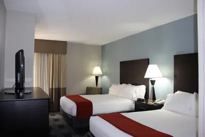 Photo 4 - Holiday Inn Express Forsyth by IHG