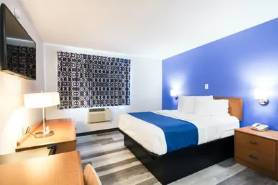 Photo 2 - Americas Best Value Inn East Peoria