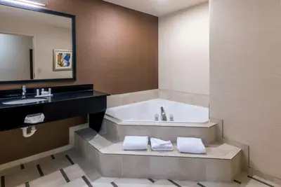 Photo 4 - Fairfield Inn Kansas City Downtown/Union Hill