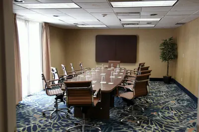 Photo 4 - Spark By Hilton Akron Fairlawn