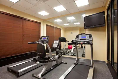 Photo 2 - Holiday Inn Saint Louis-Fairview Heights by IHG