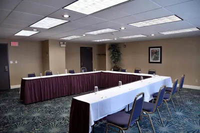 Photo 5 - Spark By Hilton Akron Fairlawn