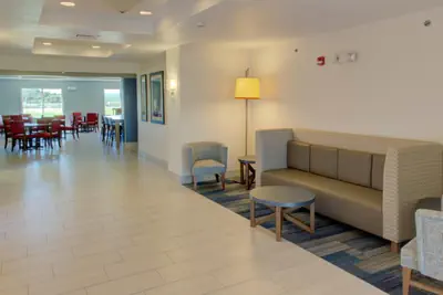 Photo 3 - Holiday Inn Express & Suites Le Mars by IHG
