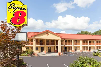 Photo 2 - Super 8 by Wyndham Decatur/Dntn/Atlanta Area