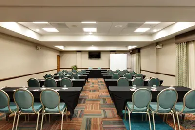 Photo 5 - Hotel Indigo Chicago - Vernon Hills by IHG