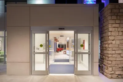 Photo 4 - Holiday Inn Express & Suites - Sterling by IHG