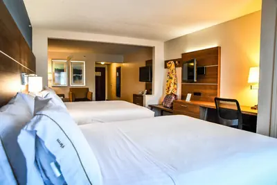 Photo 4 - Holiday Inn Express Hotel & Suites - Concord by IHG