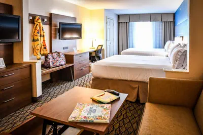 Photo 5 - Holiday Inn Express Hotel & Suites - Concord by IHG