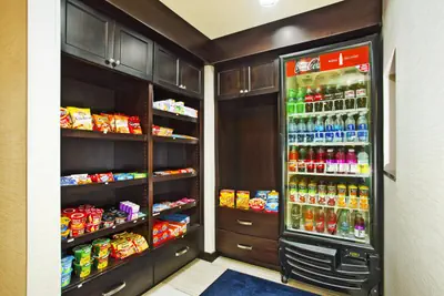 Photo 5 - Holiday Inn Express & Suites Springfield by IHG