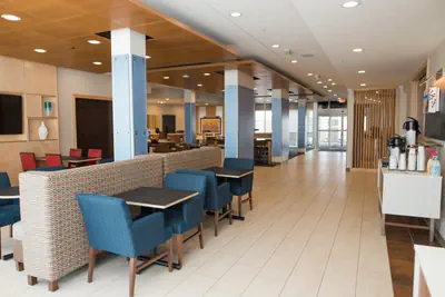 Photo 2 - Holiday Inn Express & Suites - Marietta by IHG