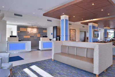 Photo 4 - Holiday Inn Express & Suites - Olathe West by IHG