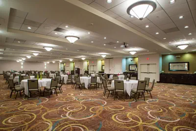 Photo 2 - Holiday Inn Hotel & Suites Bloomington Airport by IHG