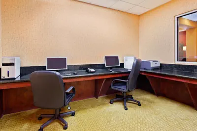 Photo 3 - Holiday Inn Express & Suites Malvern by IHG