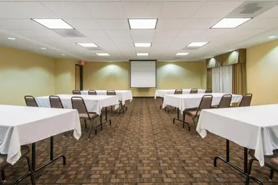 Photo 4 - Holiday Inn Express Hotel & Suites El Dorado by IHG