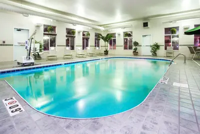 Photo 3 - Holiday Inn Express Hotel & Suites Marion by IHG