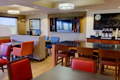 Photo 5 - Holiday Inn Express & Suites Sioux Center by IHG