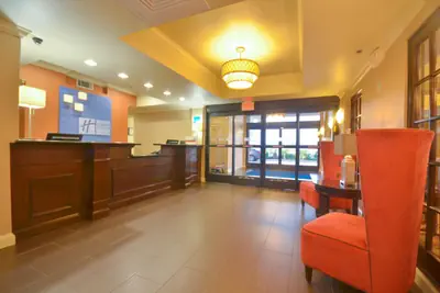 Photo 5 - Holiday Inn Express & Suites Pine Bluff/Pines Mall by IHG