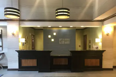 Photo 4 - Holiday Inn Express & Suites Morton Peoria Area by IHG